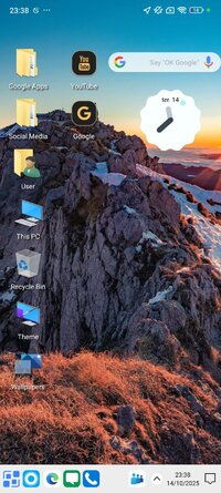 Screenshot_2025-10-14-23-38-06-415_com.protheme.launcher.winx2.launcher.jpg
