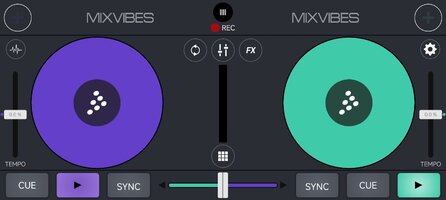 Screenshot_2025-12-12-01-19-12-603_com.mixvibes.crossdjapp.jpg